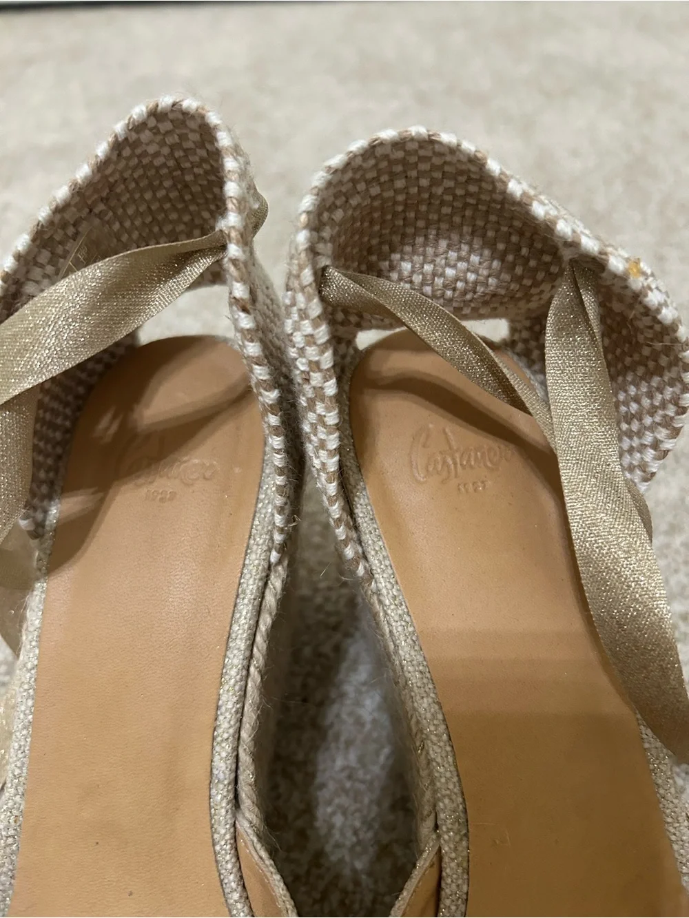 LIKE NEW Castaner Metallic Gold Espadrille Wedge Tie-Ankle Shoes sz9 bohemian